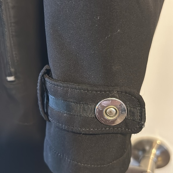 Black water resistant spring/ fall jacket- size L. - Picture 4 of 6